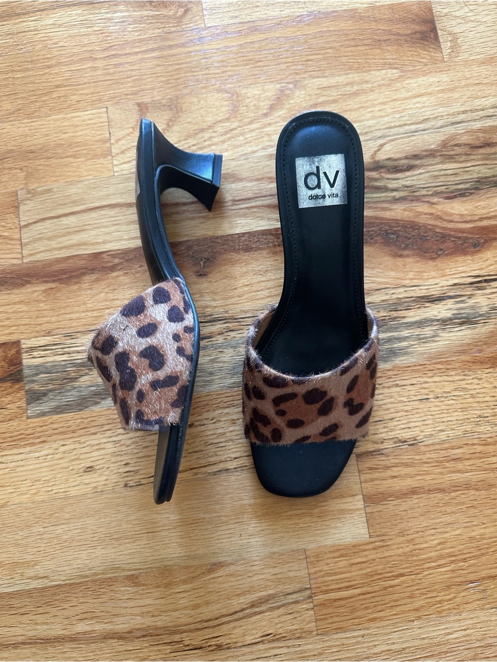 Dolce Vita Womenโs Leopard Print Slide Sandals - Brown